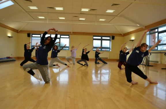 Lincoln Christ's Hospital School - Dance
